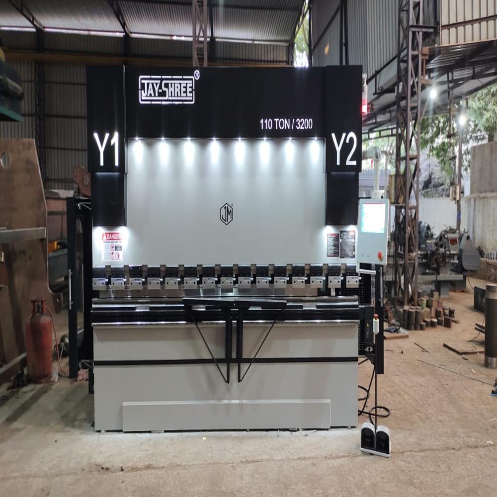 CNC PRESS BRAKE MACHINE
