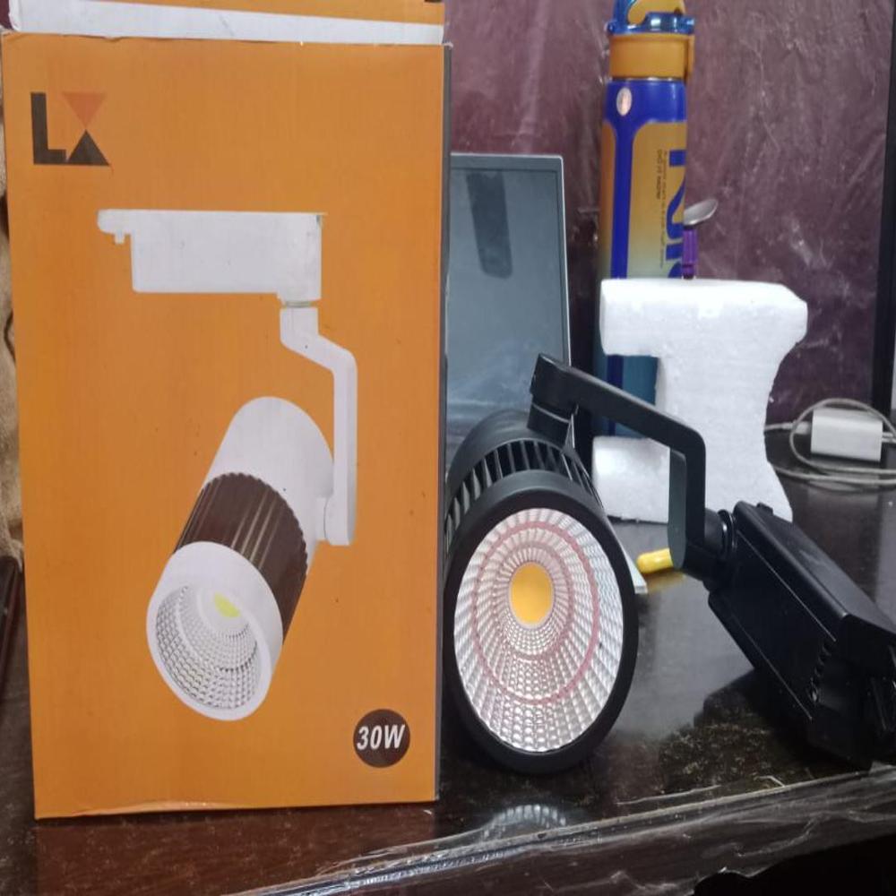 30W Lx Track Light - Application: Showroom