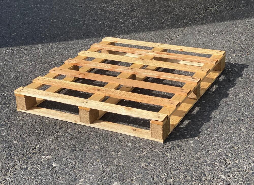 Heavy duty wooden pallet