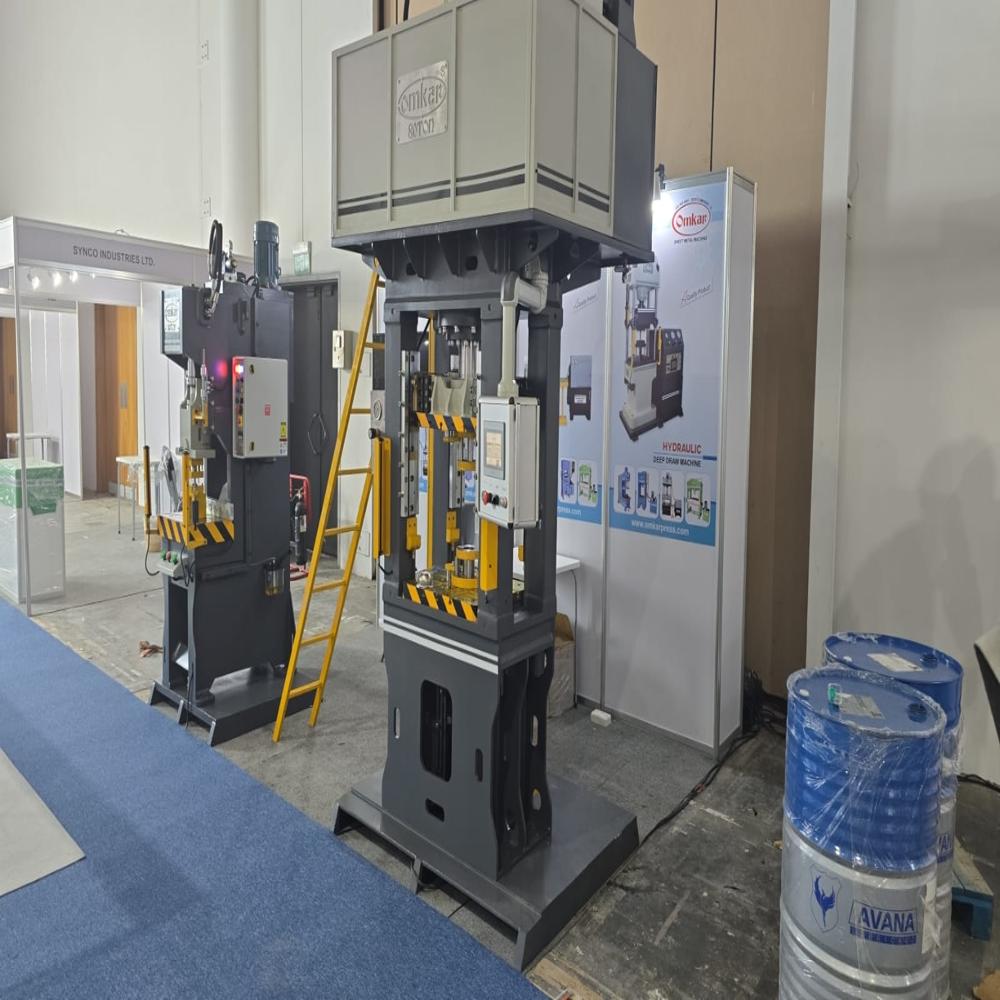 Hydraulic Deep Drawing Press - 700x700 Mm Table, 100 Ton Force, Four-column Frame | 7.5 Kw Motor, Touch Screen Hmi, Plc Control, Oil Cooling System