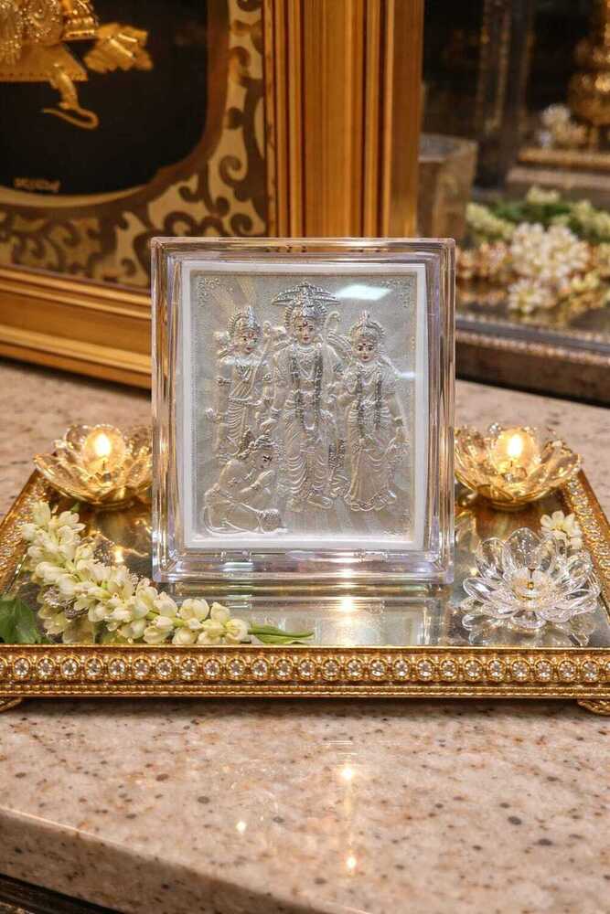 Ram Parivar Silver Stand