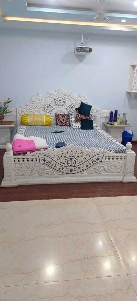 Marble Bed