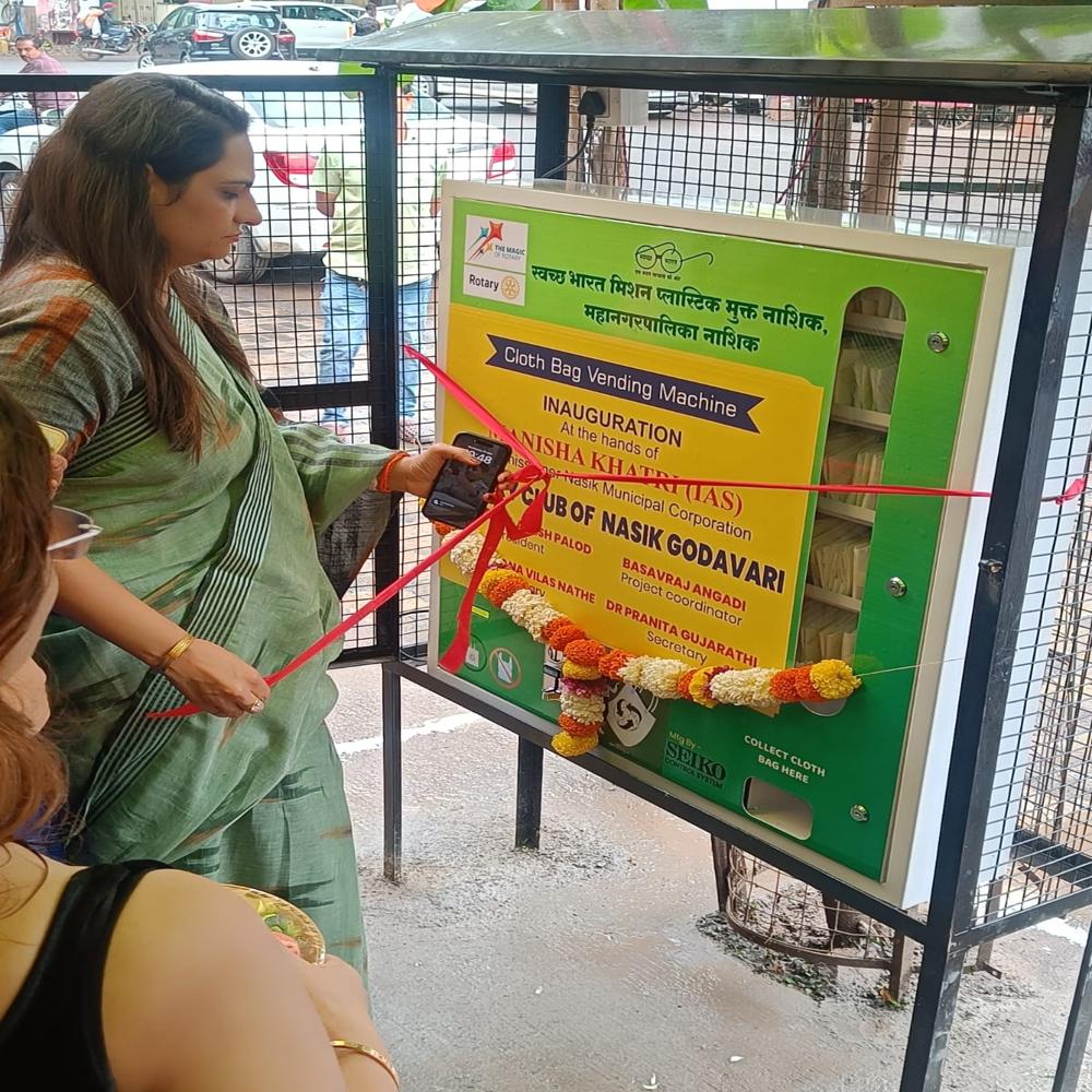 Cloth Bag Vending Machine - Capacity: 500 Pcs/hr