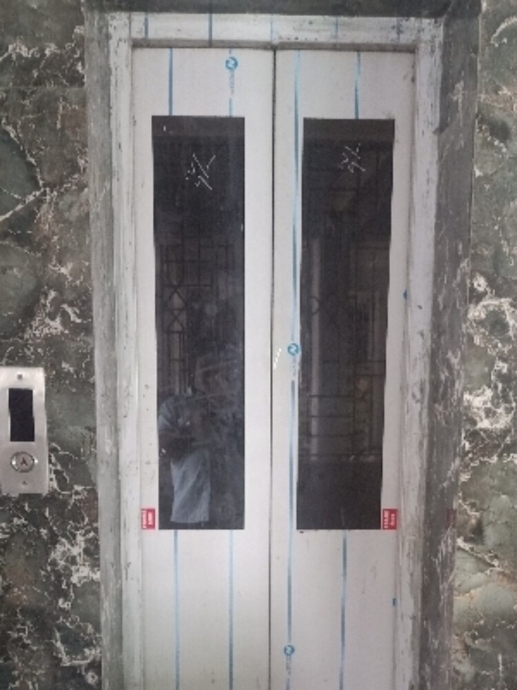 AUTOMATIC ELEVATOR LIFT