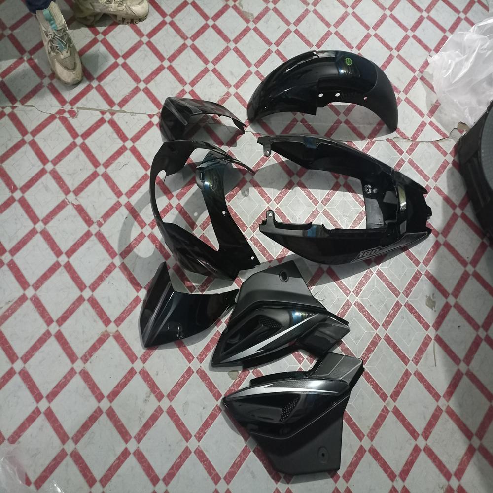 Black Silver Bajaj Pulsar 180 Full Body Kit