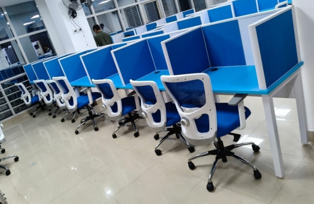 4 Seater Aluminum Office Workstation