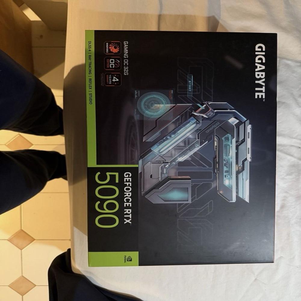 GIGABYTE GeForce RTX 5090 WINDFORCE OC 32GB GDDR7 GPU FULL 4K Game Graphics Card