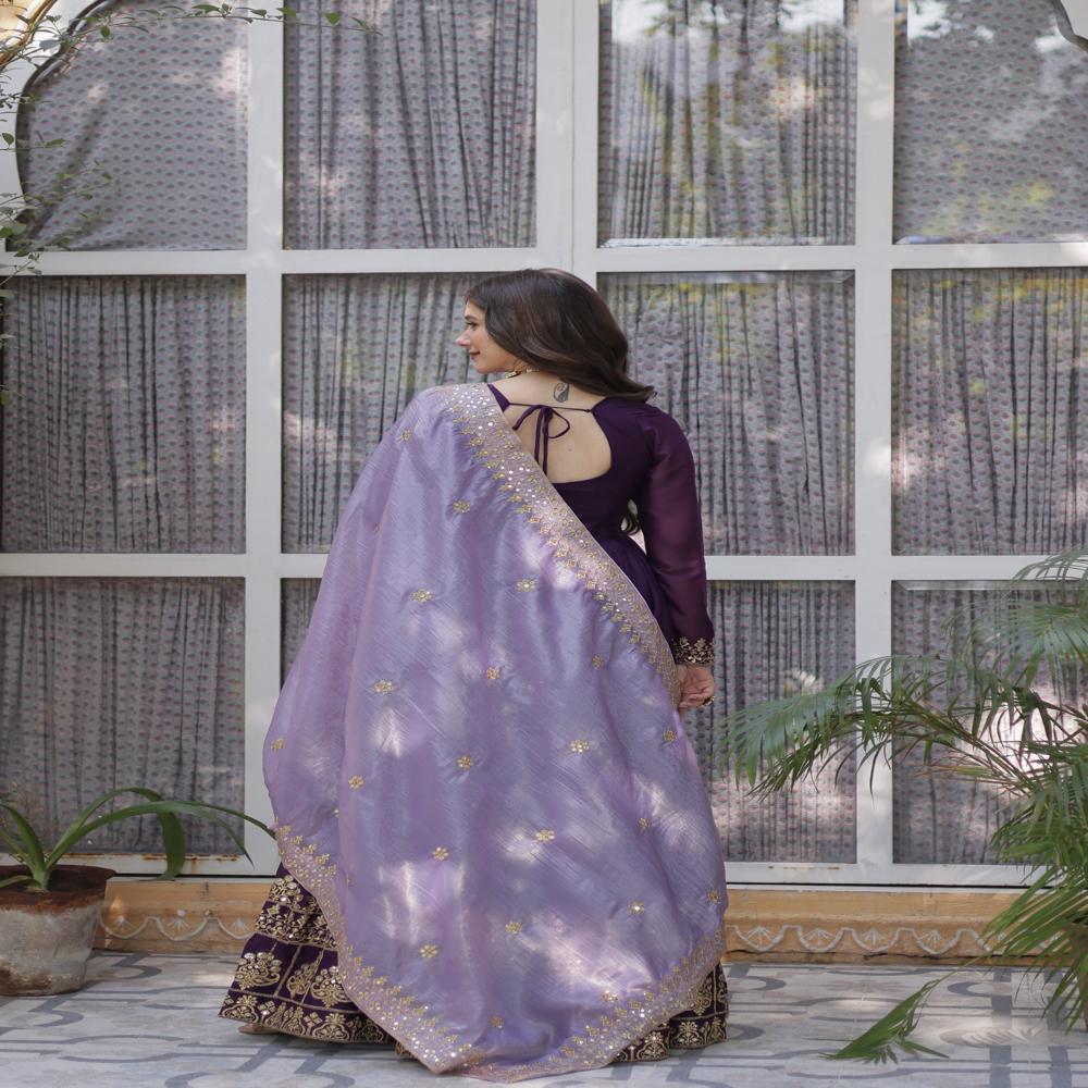 DESIGNER READYMADE GOWN