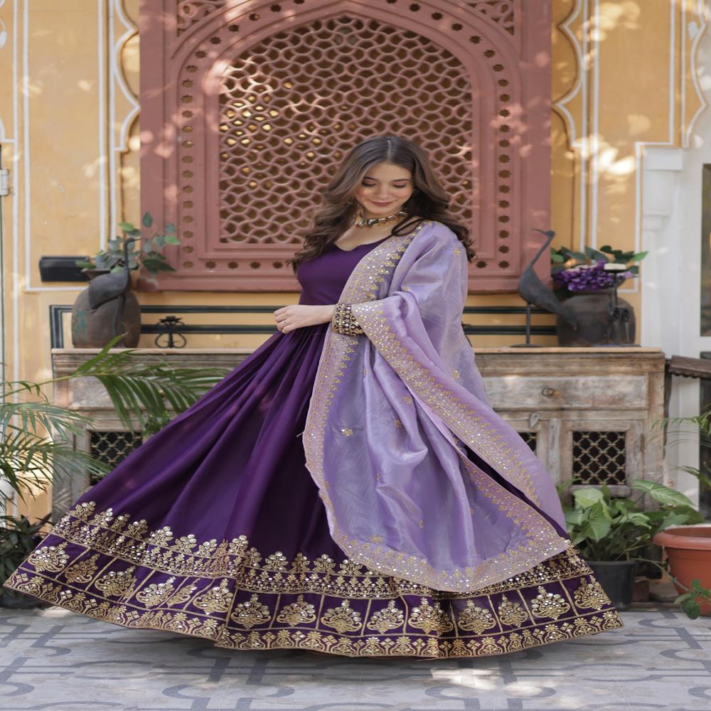 DESIGNER READYMADE GOWN