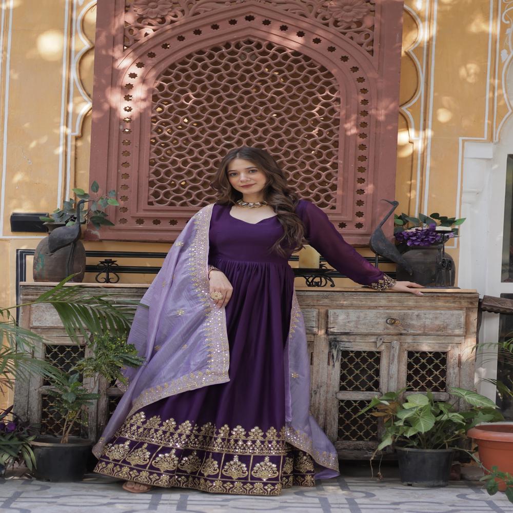 DESIGNER READYMADE GOWN