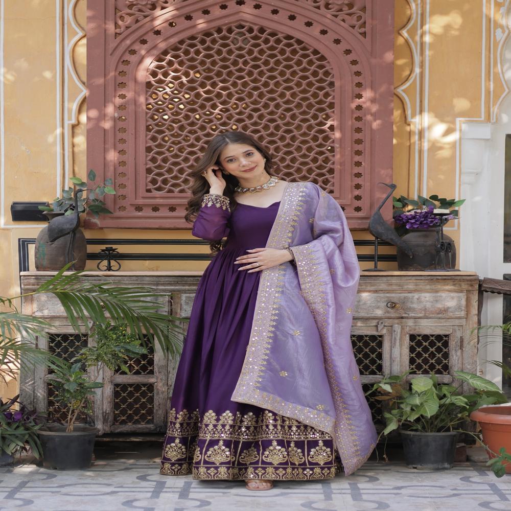 DESIGNER READYMADE GOWN