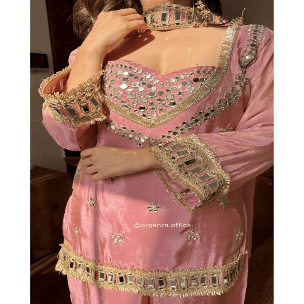 WOMENS HEAVY PARTY WEAR TRENDIND WEDDING WEAR PAKISTANI COLLETION