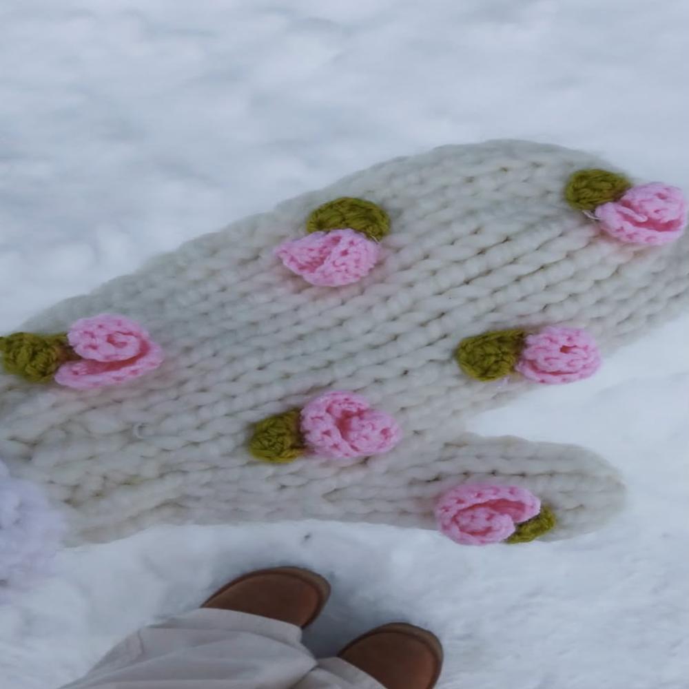Snow Rose Mittens