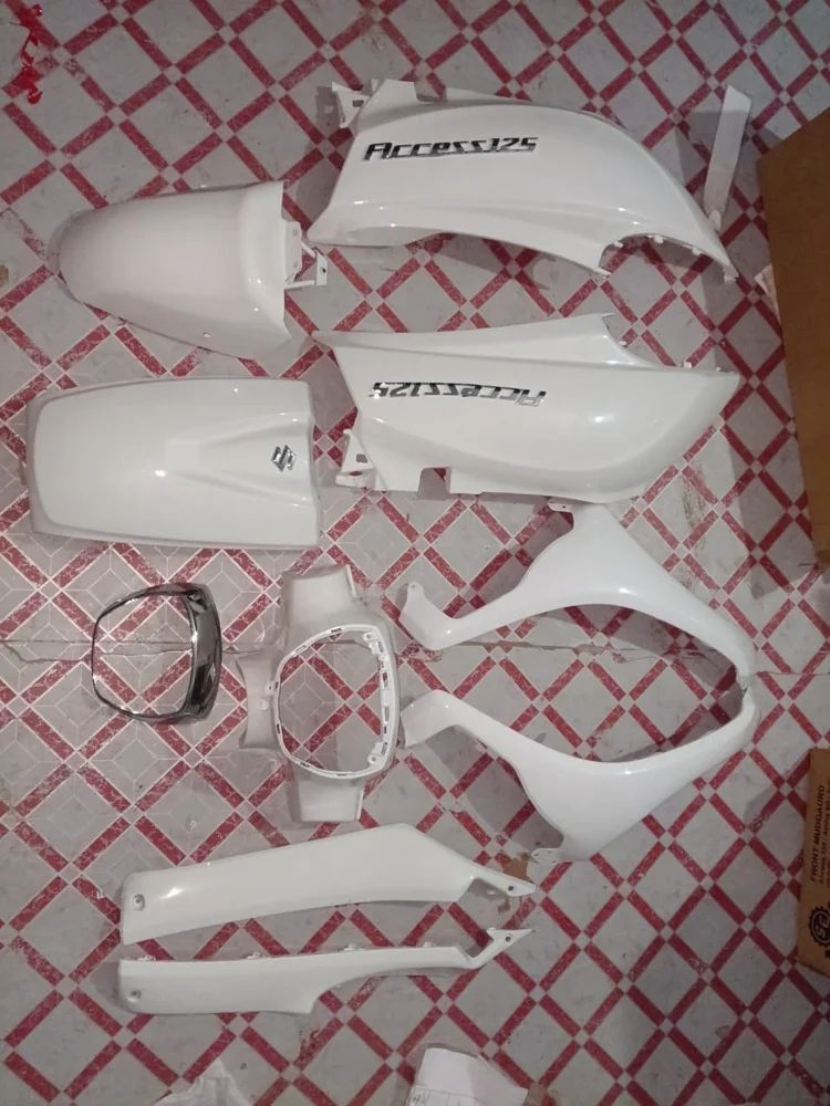 White Access 125 Bs4 Body Part