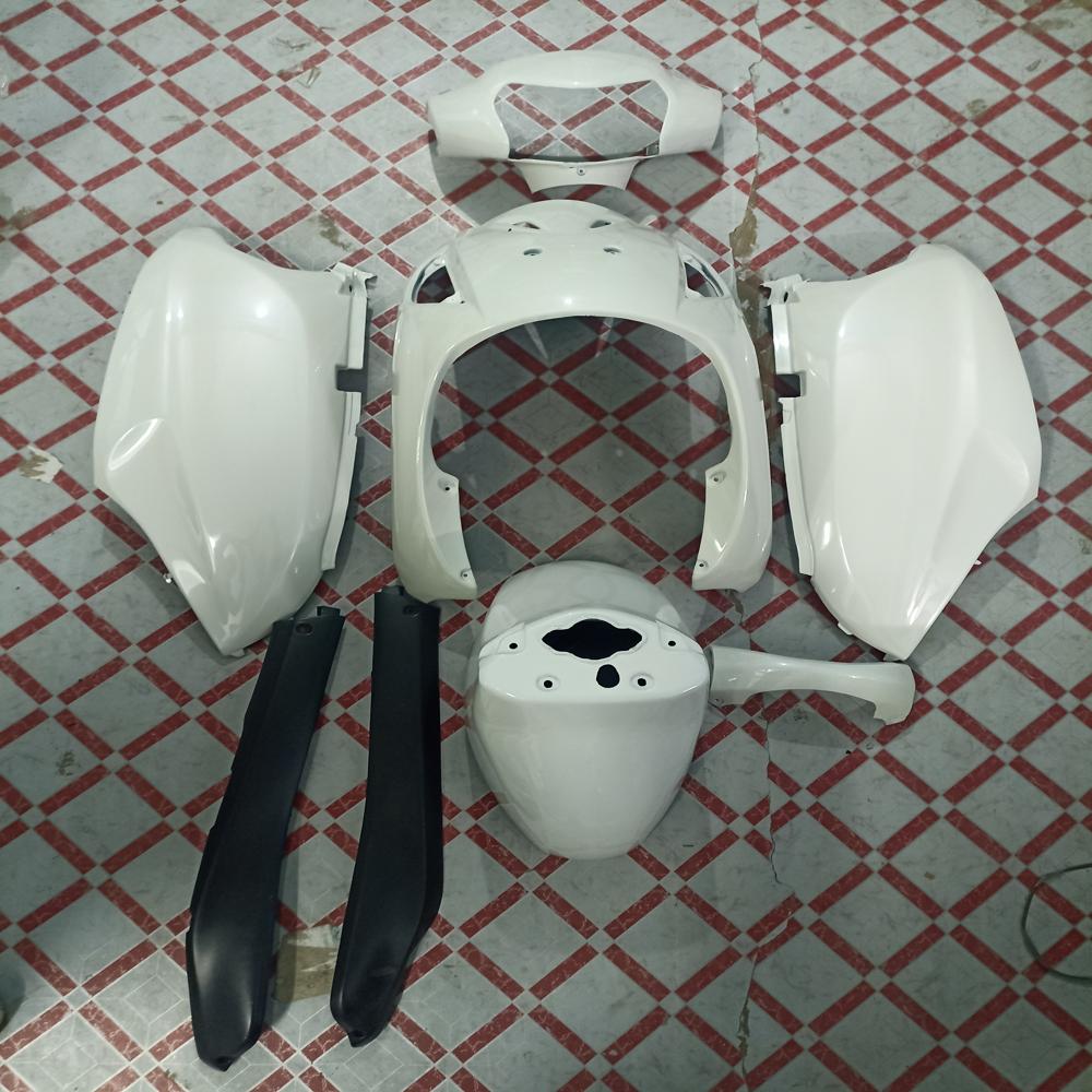 Access Old White Full Body Parts