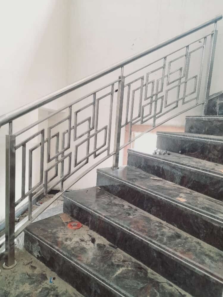 Round Pipe Railing