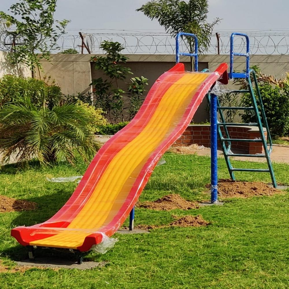 TR17 Playground Slide