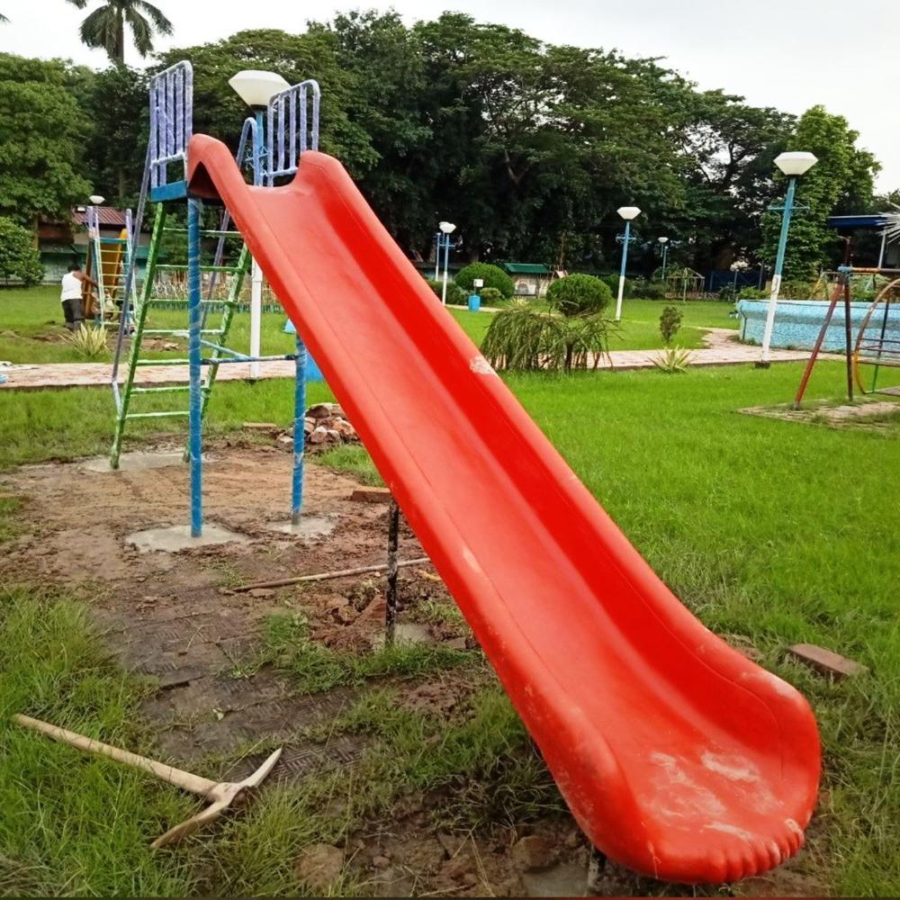TR17 Playground Slide