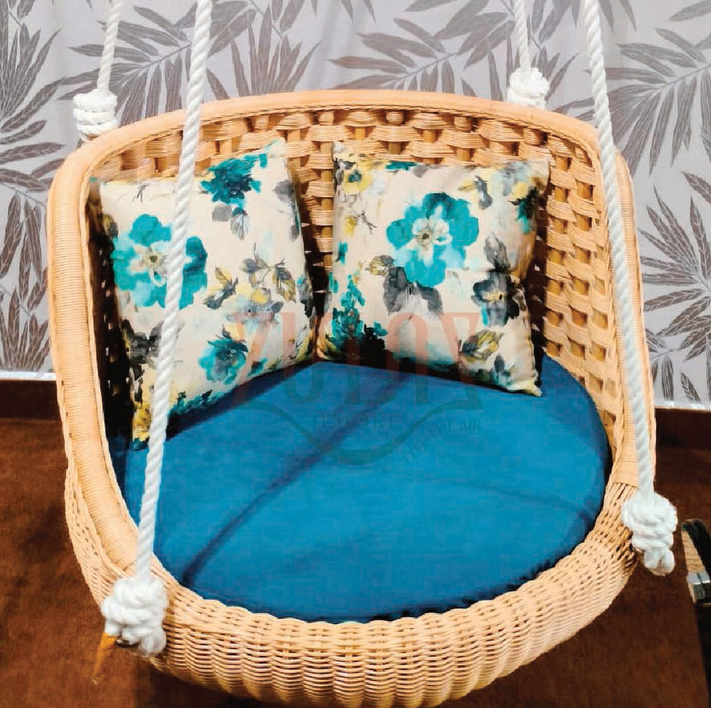 Outdoor Single Seater Wicker Swing With SS Chain