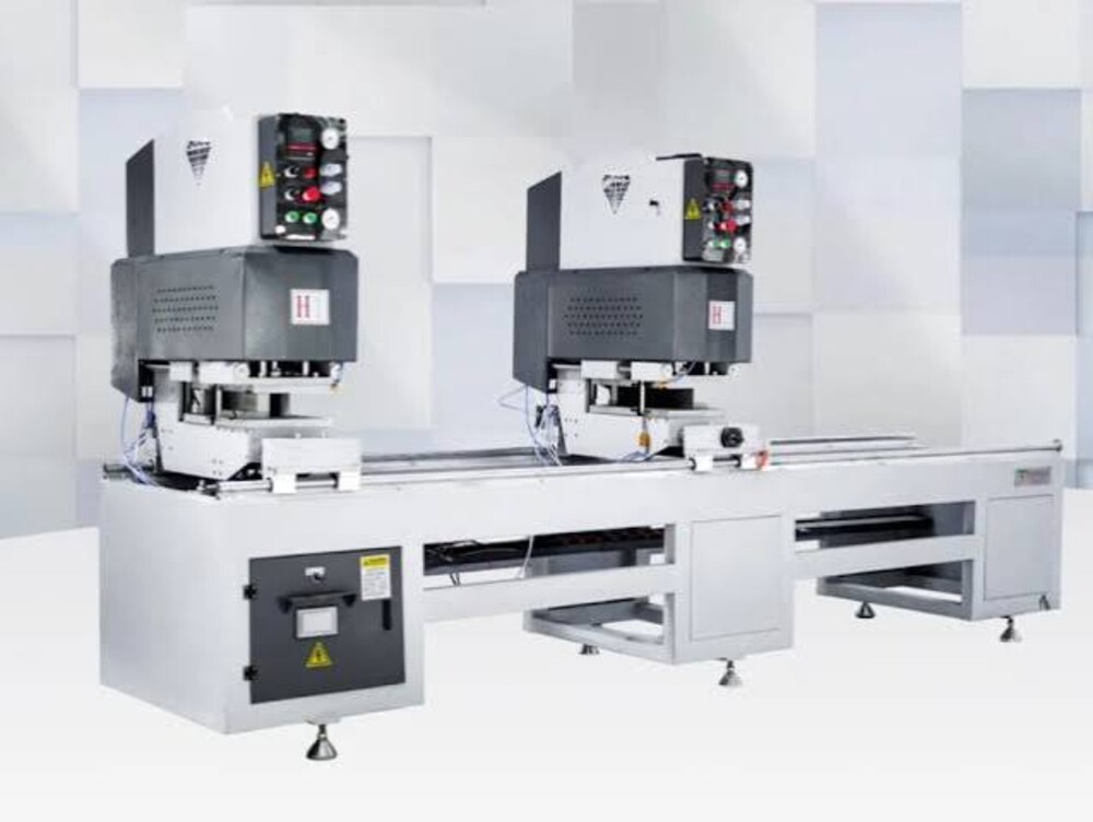 Upvc Double Head Welding Machine - Dimension (L*w*h): 4000 X 900 X 1700 Mm
