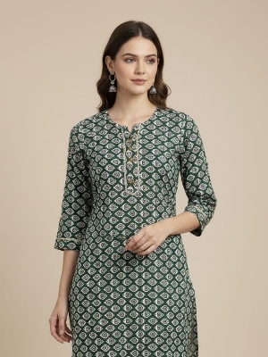 Woman Printed Pure Cotton Kurti - Color: Pink