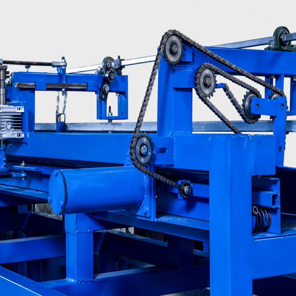 Chain Link Fence Machine - Color: Yellow
