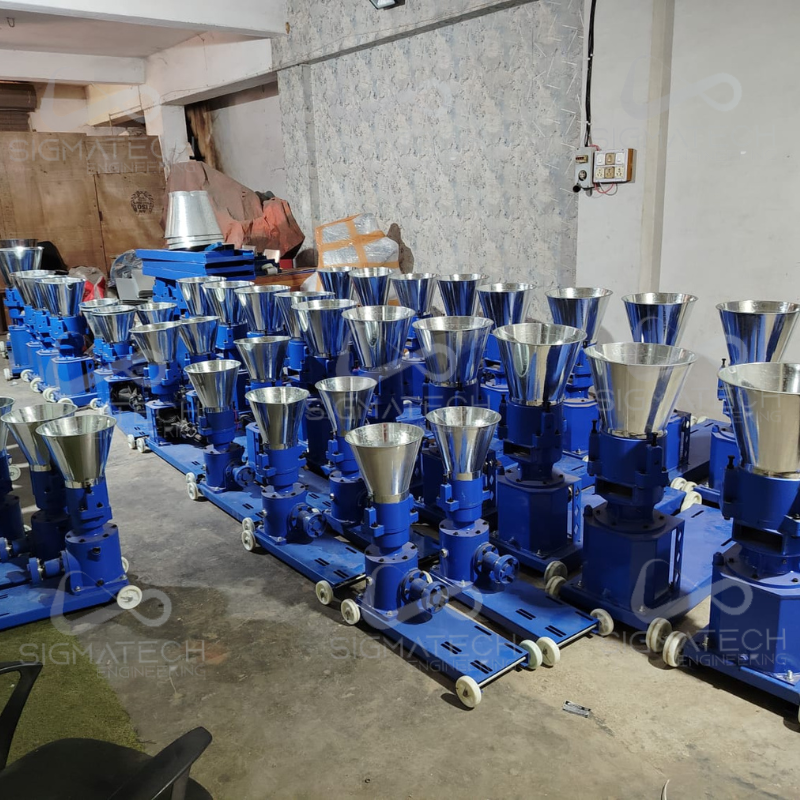 Cow Feed Machine - Capacity: 150 To 200 Kg Per Hour Approx. Kg