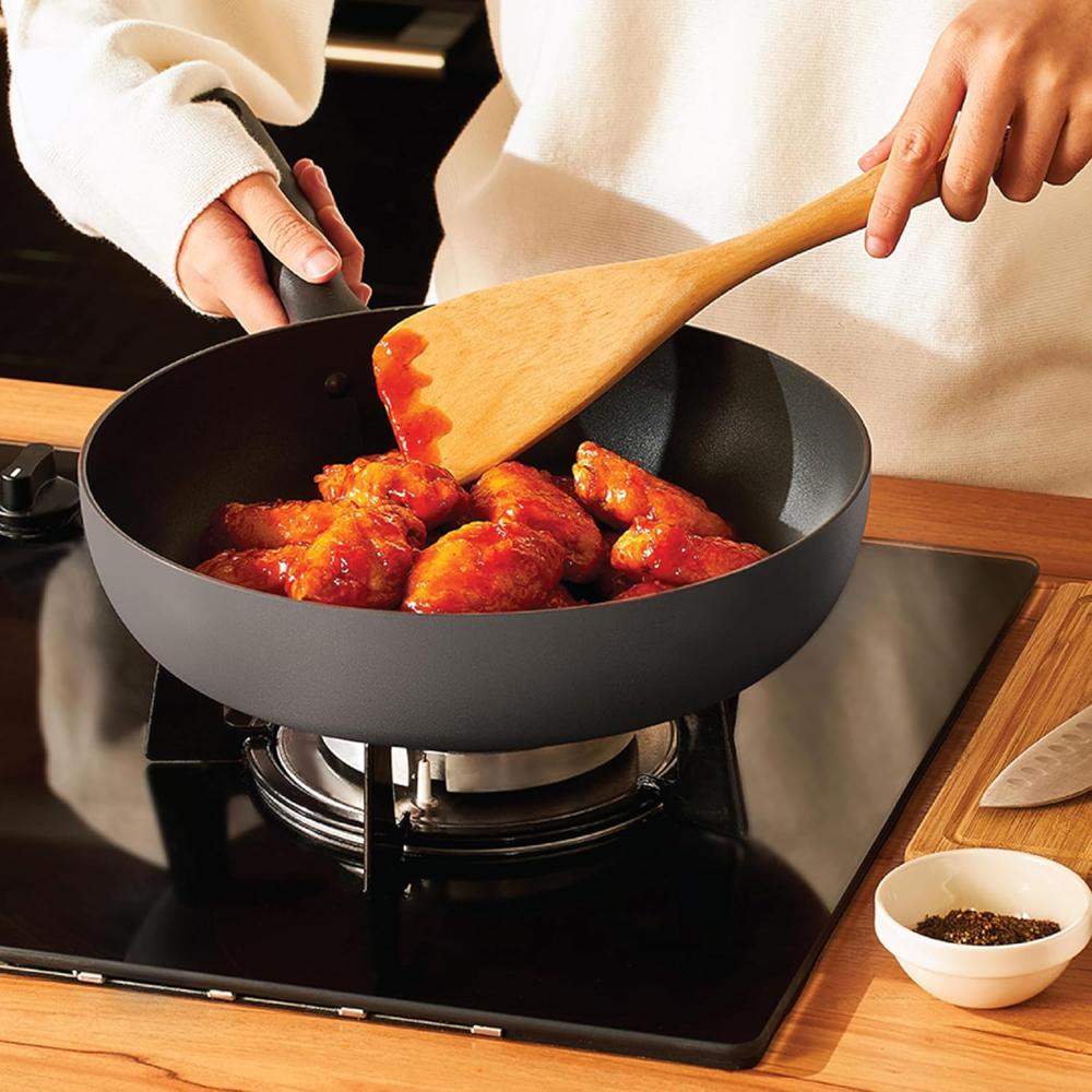Meyer Bauhaus Aluminium Non Stick Frypan | Frying Pan | Omlette pan | Fry pan with Stick Handle | Egg Pan | Gas and Induction Compatible, 24 cm 15206