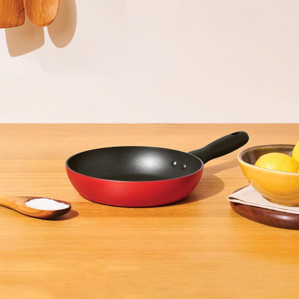 Meyer Bauhaus Aluminium Non Stick Frypan | Frying Pan | Omlette pan | Fry pan with Stick Handle | Egg Pan | Gas and Induction Compatible, 20cm, Red 13386