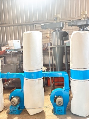 Single phase dust collector