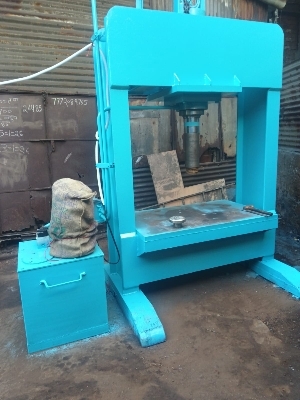 Hydraulic press