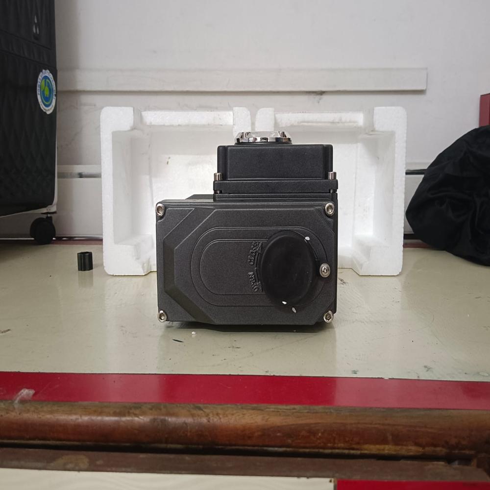 Electric Rotary Actuators - Color: Blue