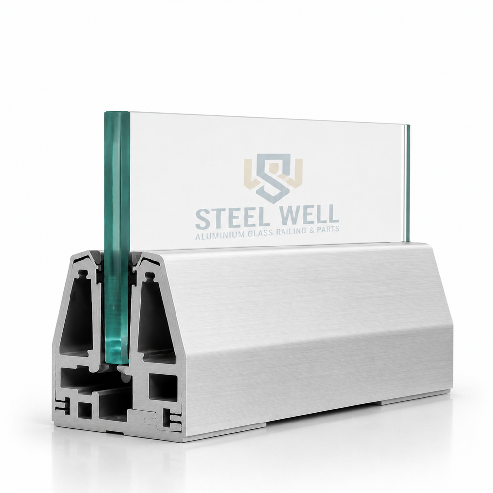 Commercial building balcony railing, 65 x 40 mm Triangle Pipe And Step Brackets with Covers