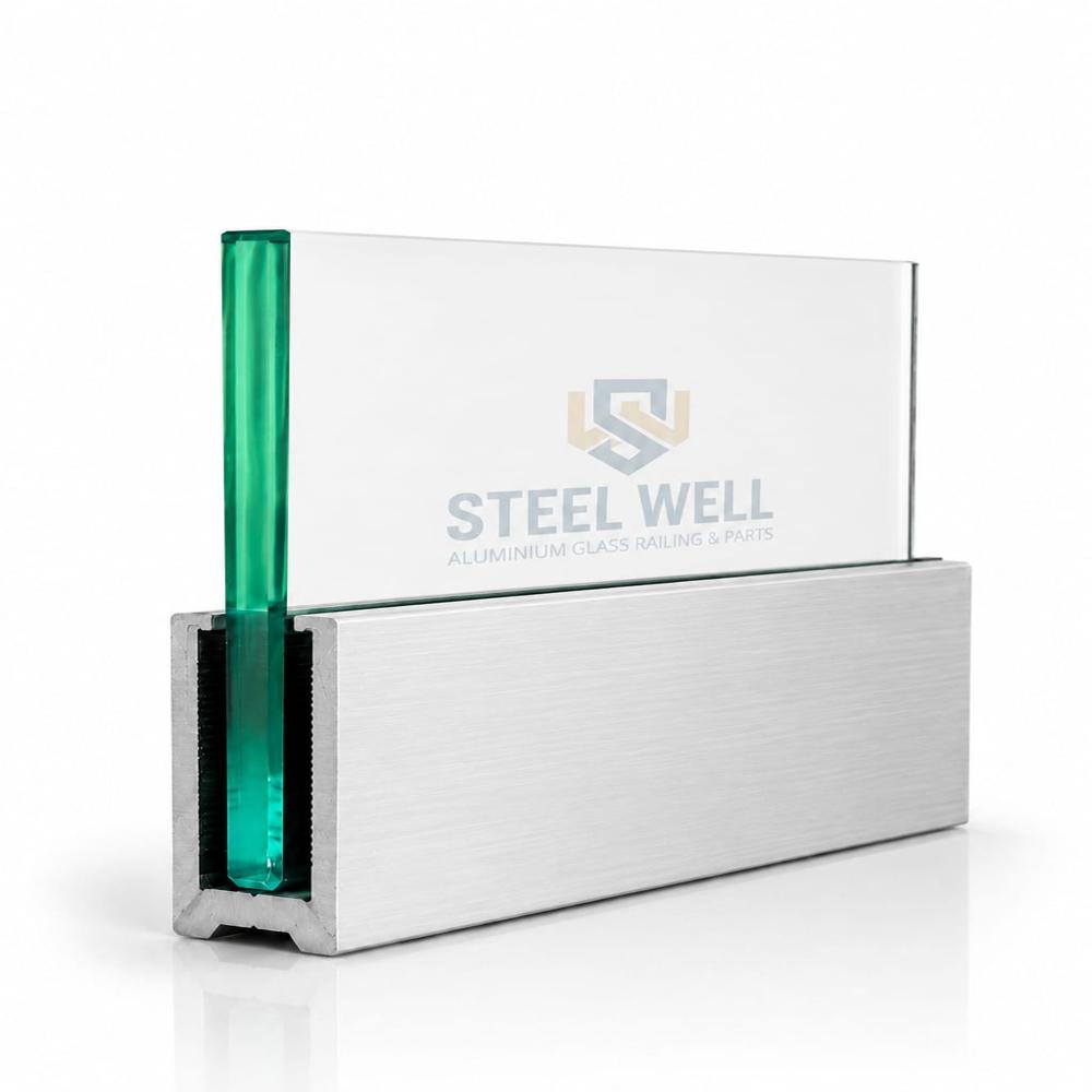 Classic bungalow new look Stailess steel and aluminium railing, 70 x 36 mm Eye Profile Pipe with 37 x 80 mm Channel