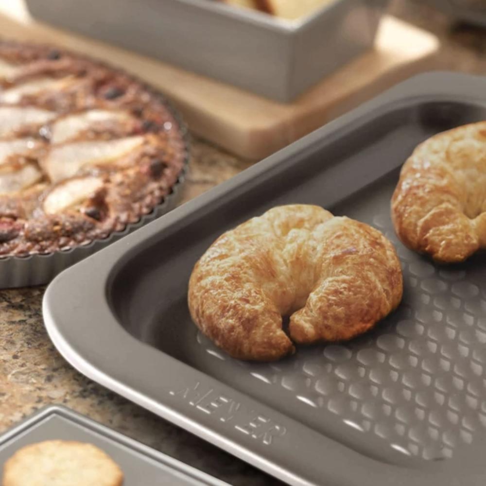 Meyer Bakemaster Carbon Steel Non Stick Cookie Tray | Biscuit Tray | Baking Tray for Cookies | Cake Pan | Nonstick Pan | Baking Essentials | Nonstick Bakeware, Grey 47526