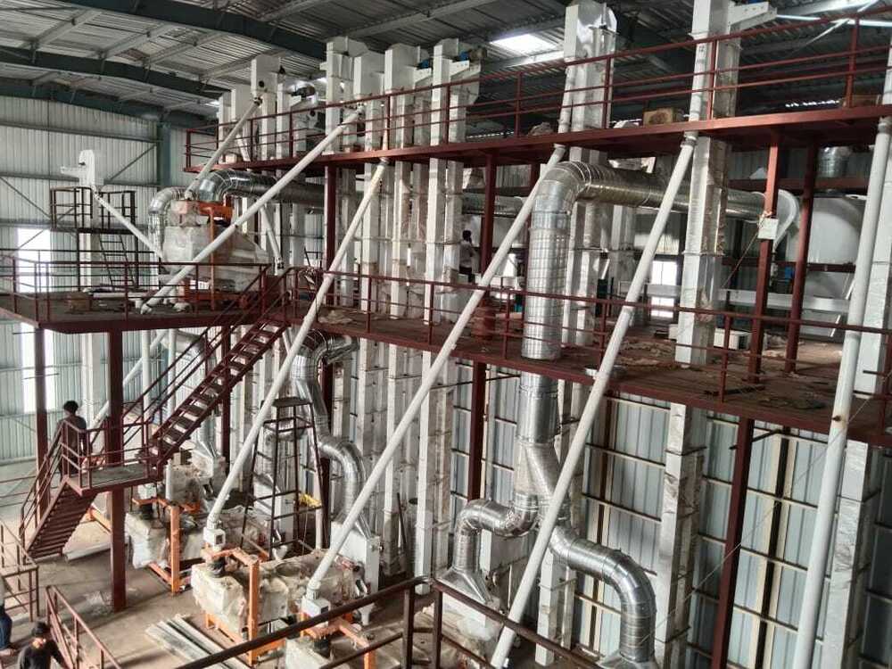 Industrial Dal Mill Machine - Capacity: 1-2 Ton/hr