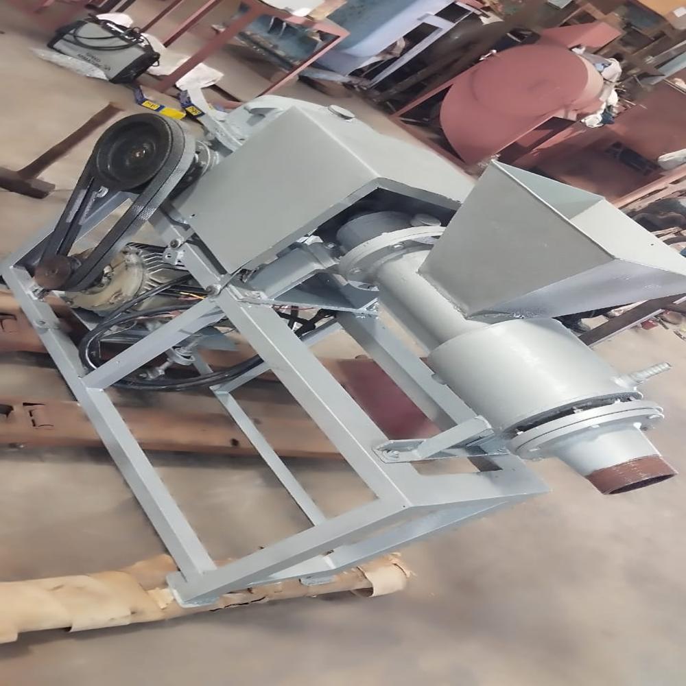 Detergent Cake Making Machine With 7 - Capacity: 1 Ton/hour T/hr
