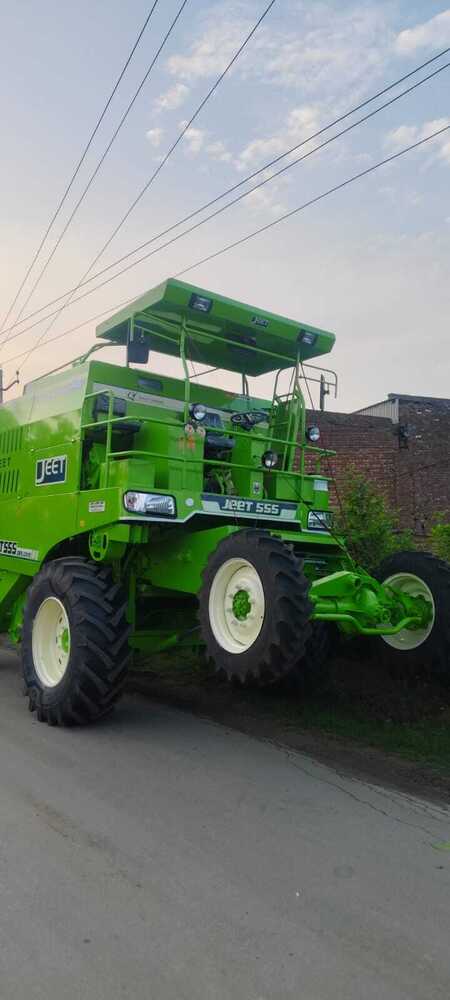 JEET 555 Commercial Crop Combine Harvester Machine