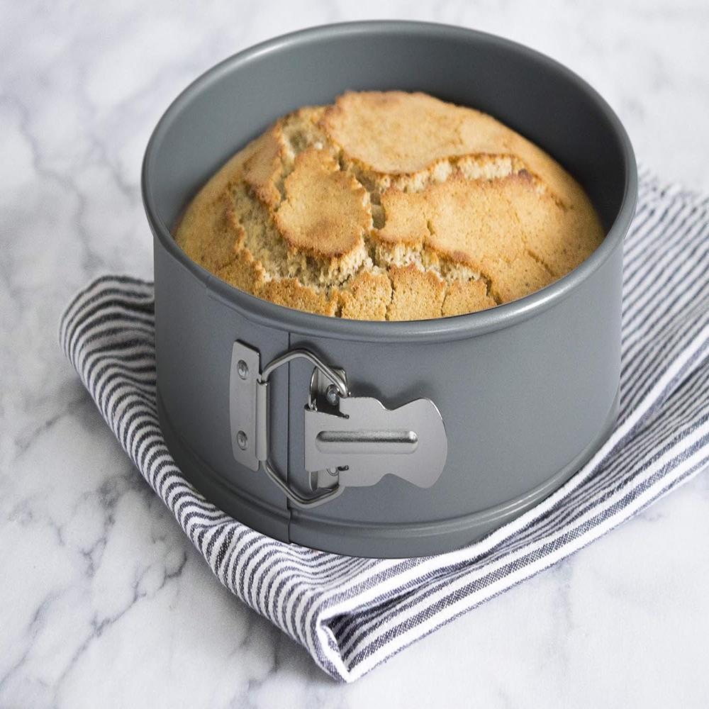 Meyer Bakemaster Carbon Steel Non Stick Springform Cake Tin | Baking Pan | Round Cake Mould | Cake Tin Small | Cake Tray for Baking | Removable Cake Mould | Spring Form pan, 16cm, Grey 47347