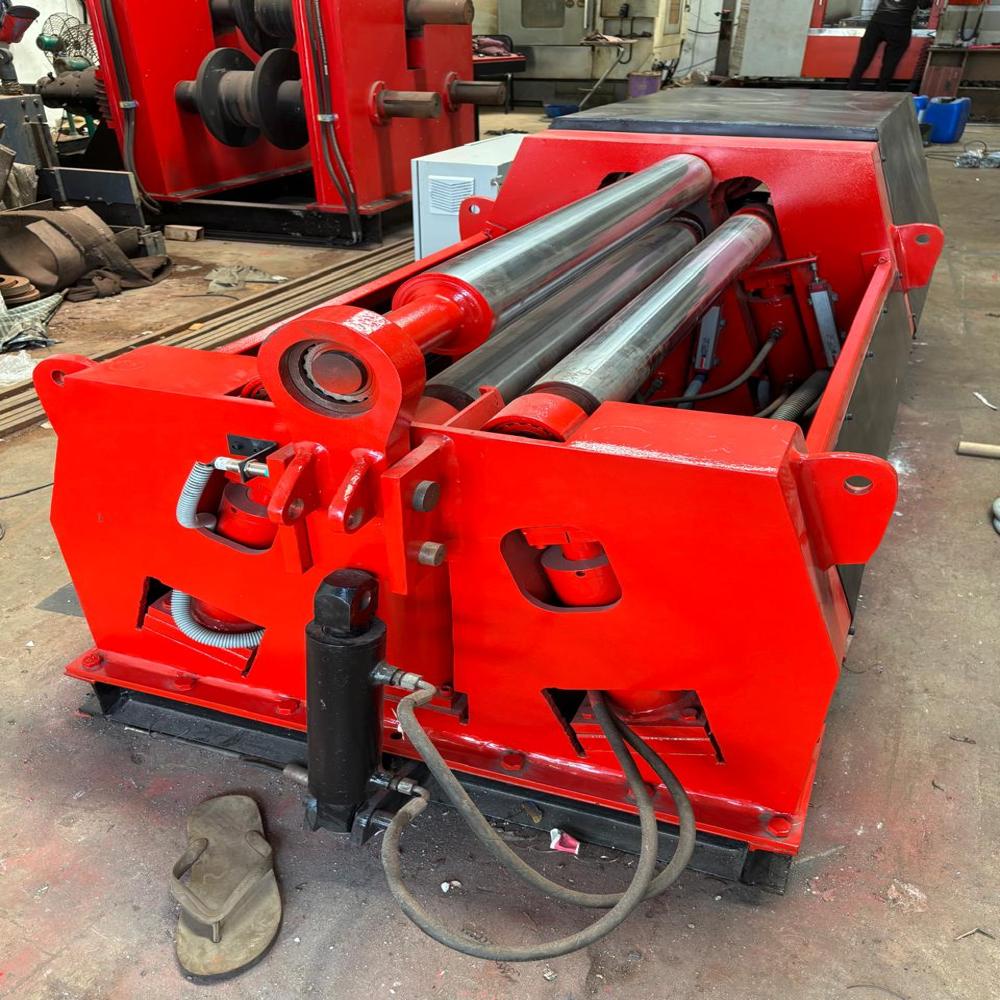 4 Roller Plate Bending Machine - Capacity: 6 Ton