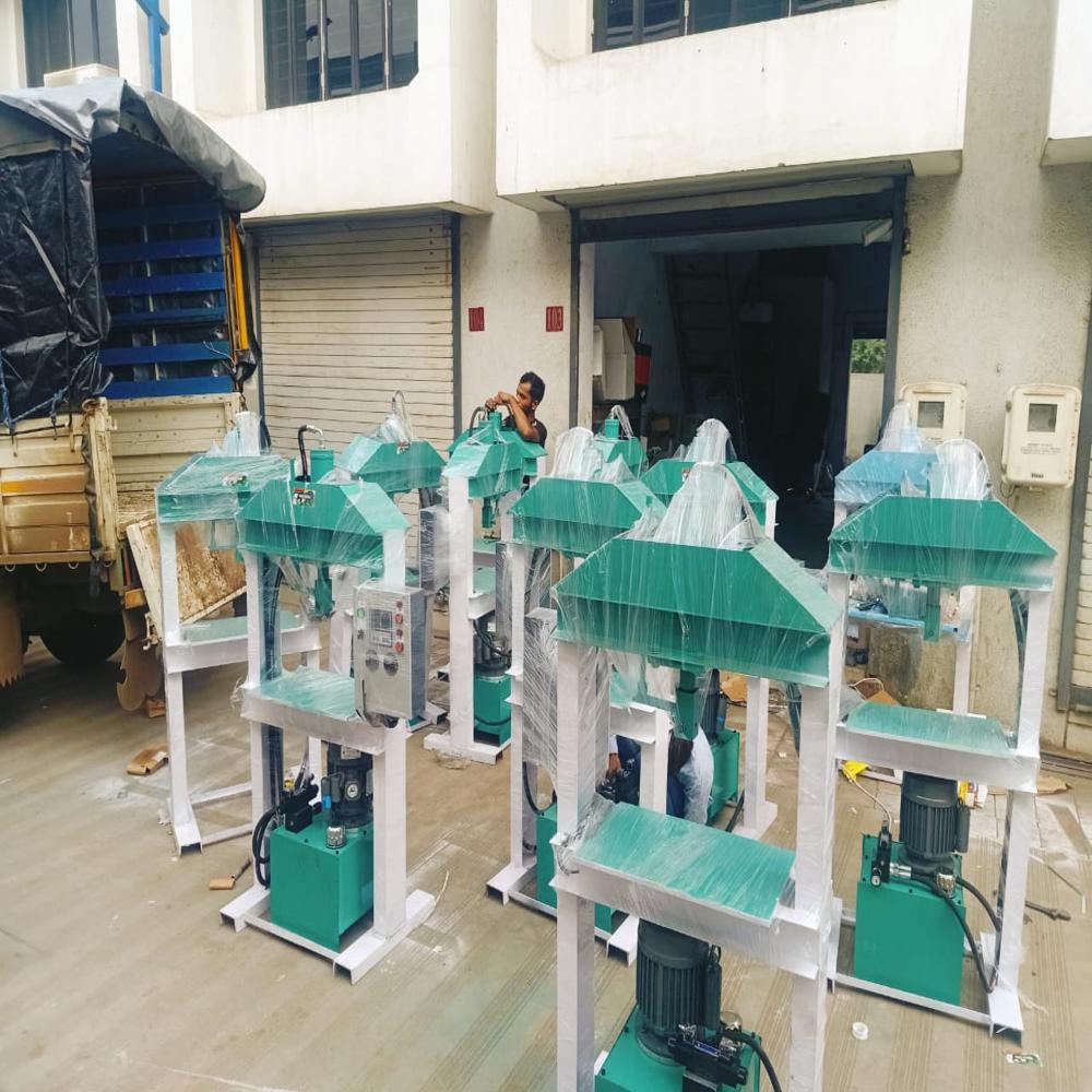 Fully Automatic Chain Model Single Die Papar Plate Machine - Capacity: 45 To 50 Kg 8 Hour Kg
