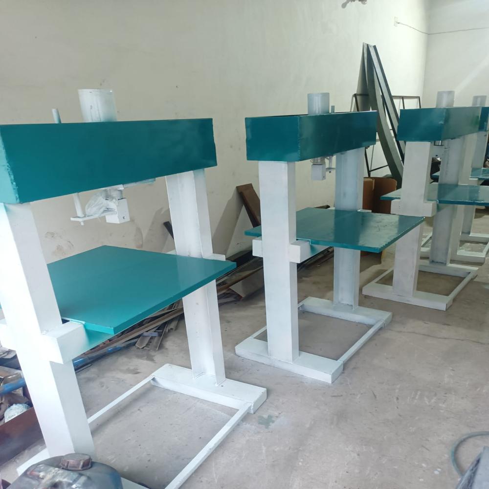 Fully Automatic Chain Model Single Die Papar Plate Machine - Capacity: 45 To 50 Kg 8 Hour Kg