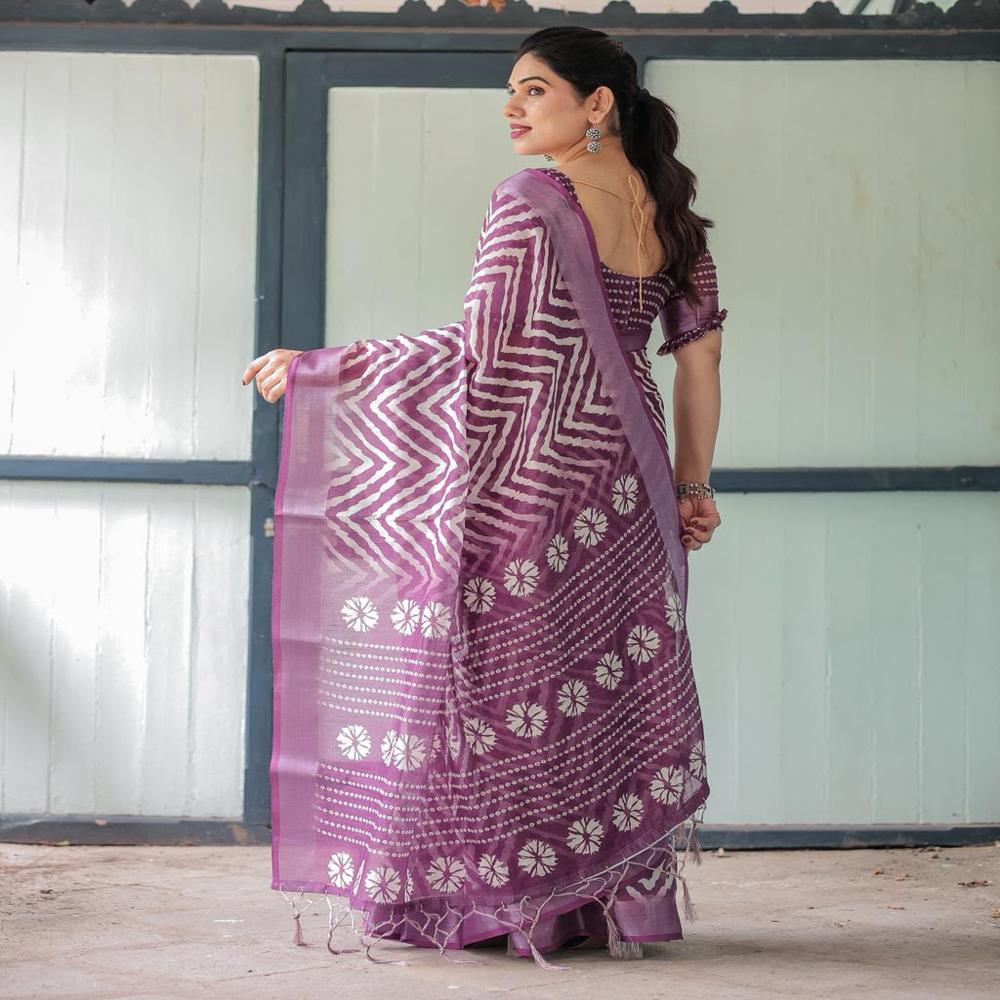 Latest Exclusive Fashionable Designer Saree 