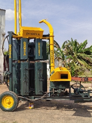 12D SILAGE PACKING MACHINE WITH CORN CRACKER