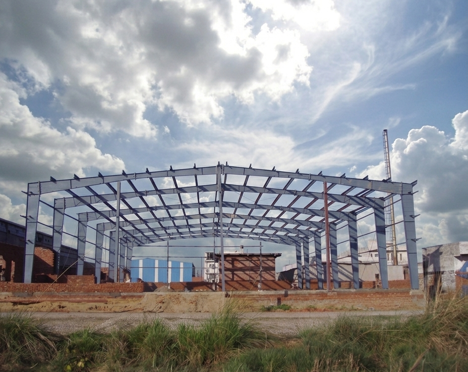 Prefabricated Building Manufacturers - Metal Sheet & Aluminum Roof, Features Sandwich Panel Insulation, Ideal For Warehouses, Plants, Workshops