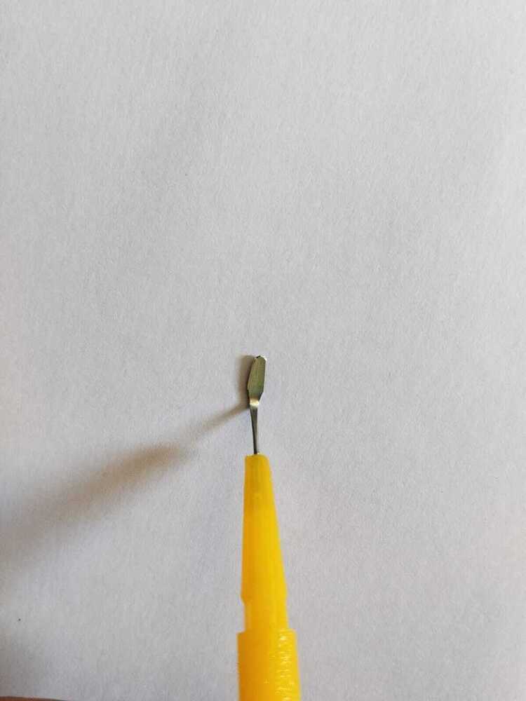 Crescent Blade - Dimension (L*w*h): Standard Surgical Size