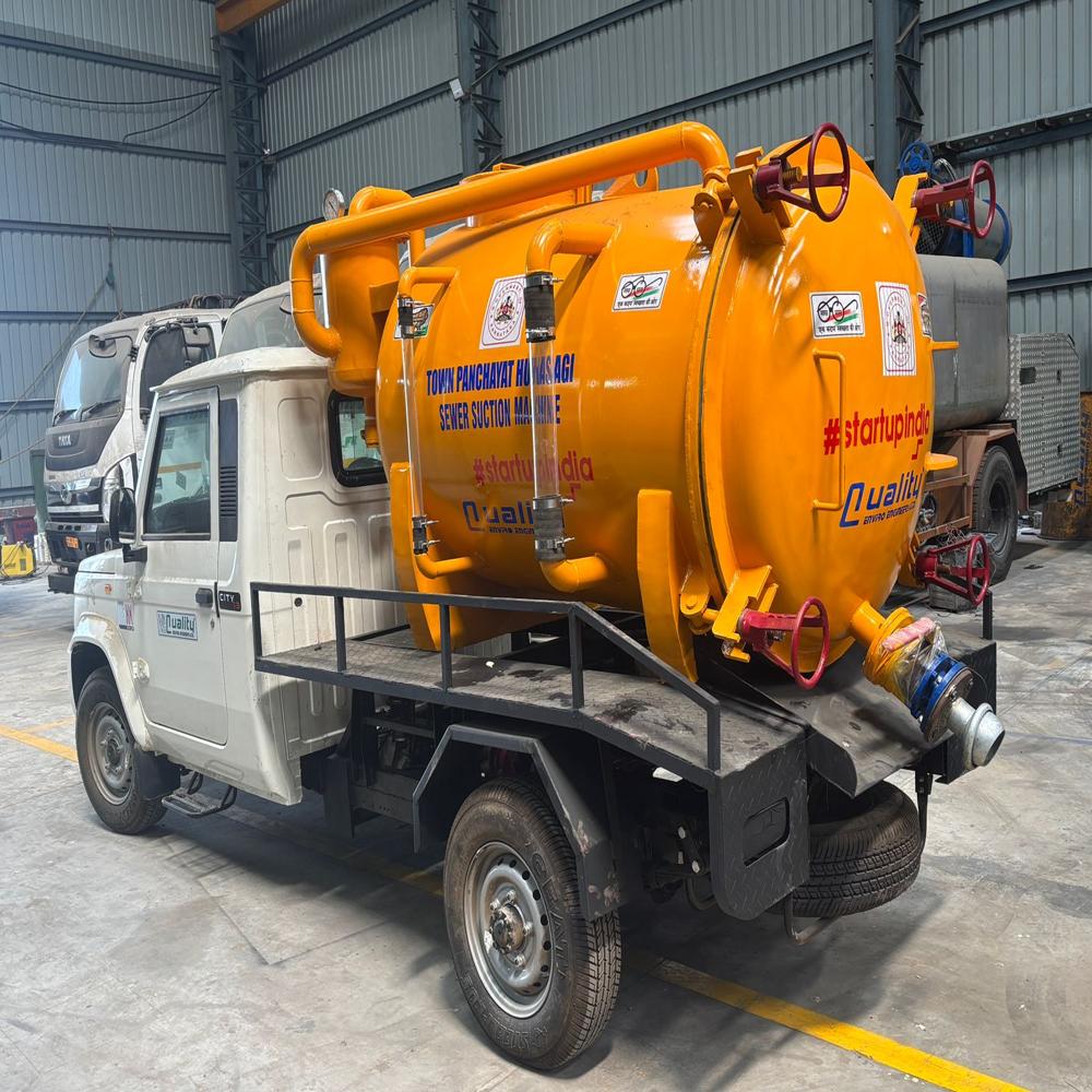 Chasis Mounted Sewer Suction Machine - Capacity: 5000 Liters Ltr