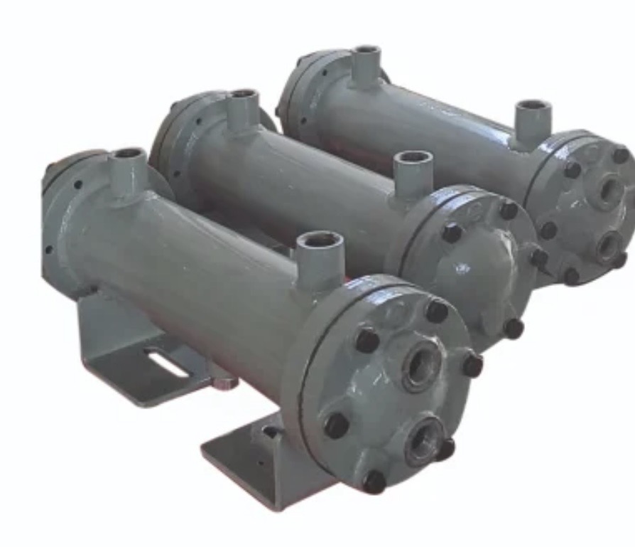 Shell and tube hydraulic oil cooler