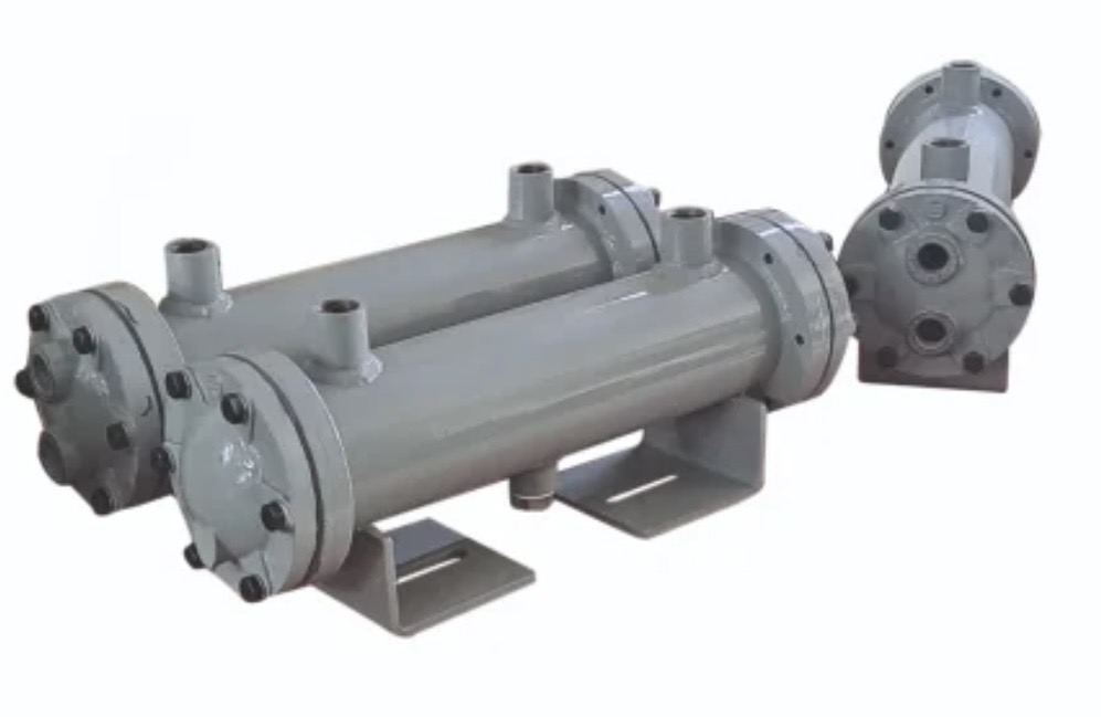 Shell and tube hydraulic oil cooler