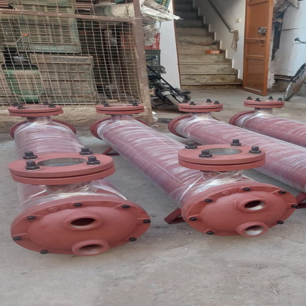 Shell and tube hydraulic oil cooler